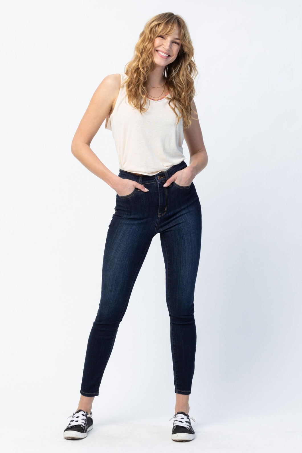 3833- JUDY BLUE -HI-WAIST BACK PHONE YOKE SEAM SKINNY