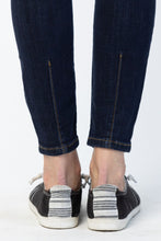 Load image into Gallery viewer, 3833- JUDY BLUE -HI-WAIST BACK PHONE YOKE SEAM SKINNY
