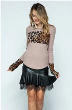 Load image into Gallery viewer, 5494-Animal Printed Colorblock Long Sleeve Knit Top
