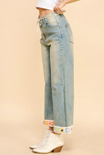 Load image into Gallery viewer, 5233-Crochet Trim Straight Leg Denim Jeans
