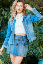 Load image into Gallery viewer, 3698- Raw Hem Cropped Denim Jacket
