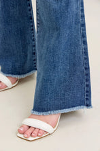 Load image into Gallery viewer, 5280- JUDY BLUE-MID RISE Vintage Wash Flare w/Fray Hem
