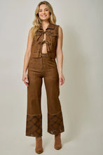 Load image into Gallery viewer, 6662- Eyelet Embroidered Denim Pants-BROWN
