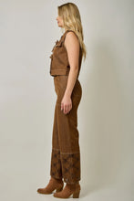 Load image into Gallery viewer, 6662- Eyelet Embroidered Denim Pants-BROWN
