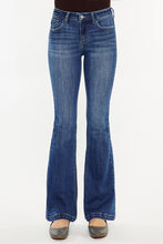 Load image into Gallery viewer, 5256- KAN CAN  -PETITE Mid Rise Flare JEANS

