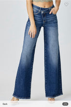 Load image into Gallery viewer, 3469-MID RISE CROSSOVER WIDE LEG JEANS

