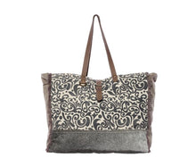 Load image into Gallery viewer, S-1142- MYRA-FLORAL PRINT WEEKENDER BAG
