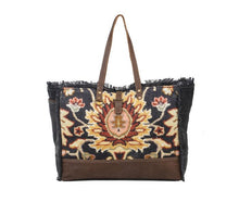 Load image into Gallery viewer, S-2531-MYRA-BLACK FERN WEEKENDER BAG
