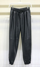 Load image into Gallery viewer, 1243-CUFFED JOGGER WITH KNEE STITCH CONTRAST

