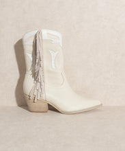 Load image into Gallery viewer, 3281-Western, Pointed, Ankle Bootie with side Fringes
