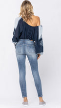 Load image into Gallery viewer, JUDY BLUE #600-DESTROYED BLEACH SPLASH SKINNY
