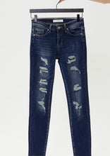 Load image into Gallery viewer, KAN CAN-#445- MID RISE DISTRESSED JEANS

