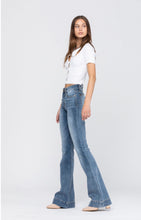 Load image into Gallery viewer, 3293-Judy Blue Mid-Rise Trouser Flare
